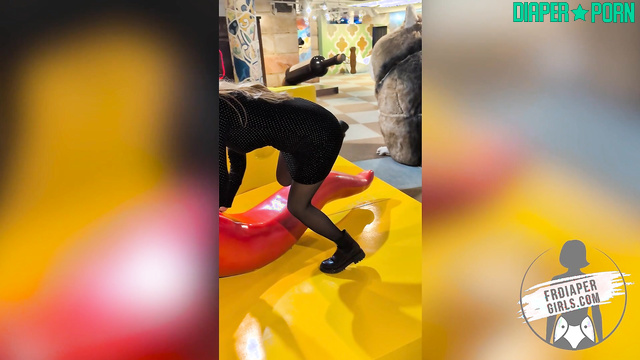 FRDiapergirls - She was so happy, look (in a diaper at the mall)