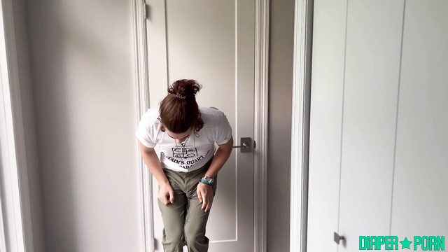 Ginger ABDL - A guy peed himself in his girlfriend's house
