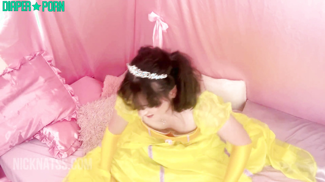 Knicknatz - Hot gay princess jerking off in pampers and ball gown