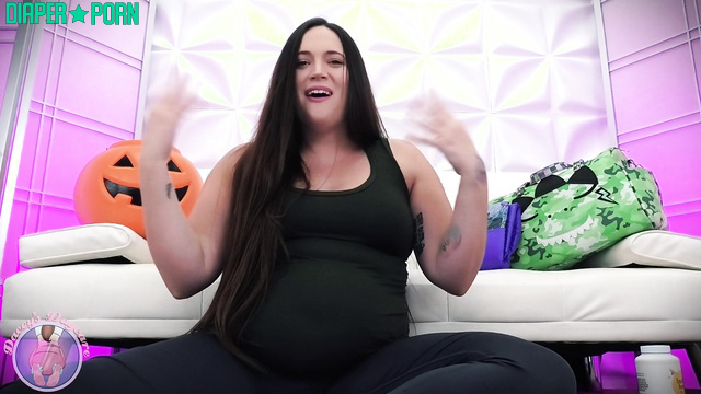 Dacey's Daycare - Spooky & stinky diaper change, she is professional