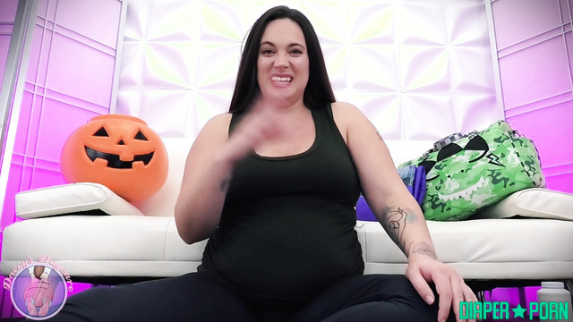 Dacey's Daycare - Spooky & stinky diaper change, she is professional