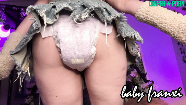 baby franxi a pampered princess - Chubby dancing and peeing in a diaper at once