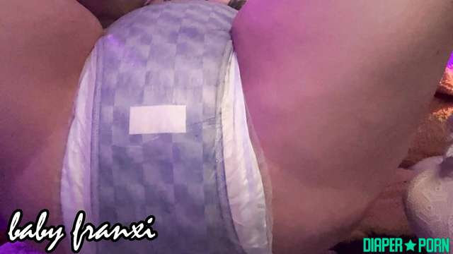baby franxi a pampered princess - Look, she messing in her diaper right now