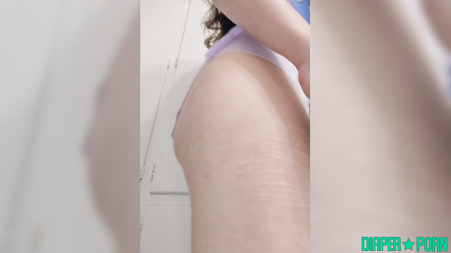 PinkiePieGirl - Solo stroking in a big pampers, look