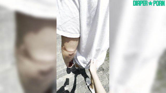 MommyandMax - She made handjob after spanking / diaper boy