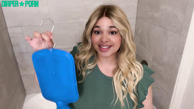 Diariesofababy - Enema will help her poop well in a diaper