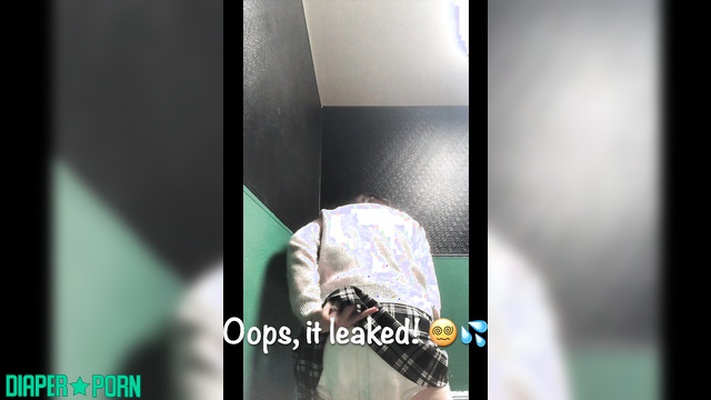 Littleprincessbug - Public bathroom pampers leak and change