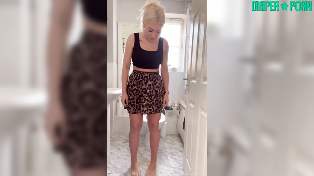 BurstingMeg - Watch me pee my pad and biker shorts after a long car ride