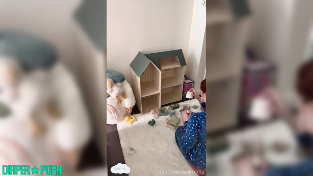 SophiexxLittle - My brunette sitter knows exactly how to trigger my regression