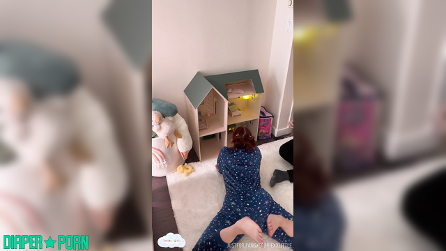 SophiexxLittle - My brunette sitter knows exactly how to trigger my regression