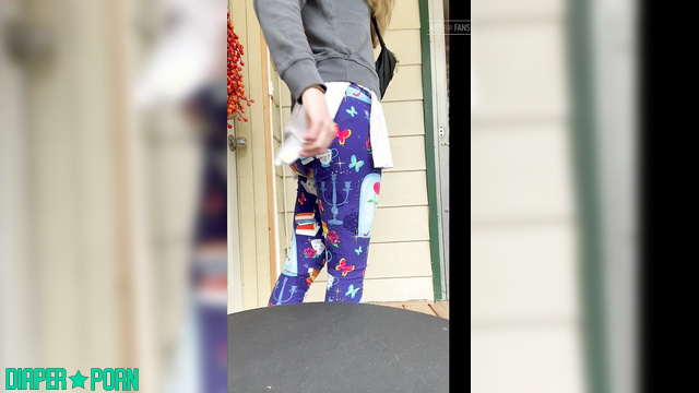 LolaAndThenSome - Bebe walking outside with a full nappy, public adventure