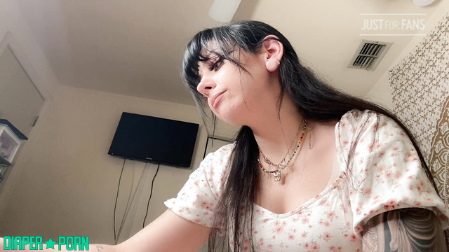 daddaslilstar - babysitter Star will give you pleasure with a nappy and vibrator