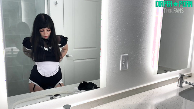 daddaslilstar - housemaid Star always wears a diaper under her uniform