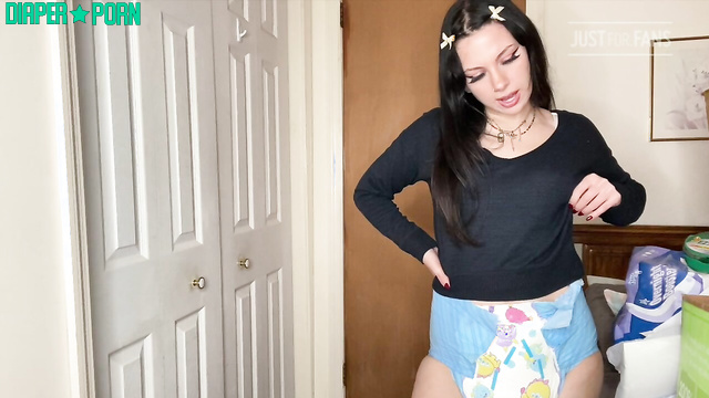 daddaslilstar - Star showed you her cool pampers collection