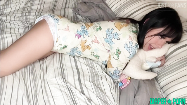 daddaslilstar - Star loves to feel like a little girl / pampers video