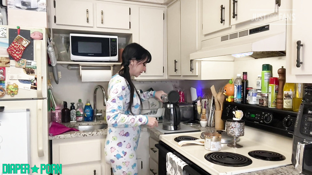 daddaslilstar - morning matcha and a fresh diaper / Strar
