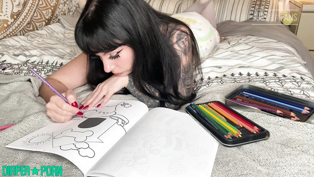 daddaslilstar - Star drawing in sexy white stockings and in fresh nappy