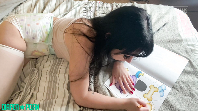 daddaslilstar - Star drawing in sexy white stockings and in fresh nappy