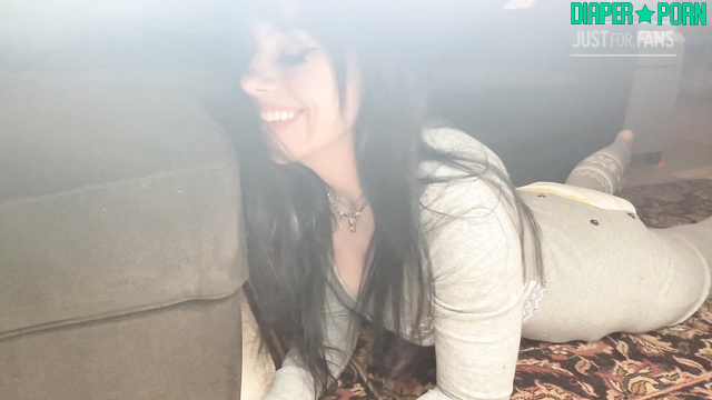 daddaslilstar - young girl having fun alone in the living room, Star
