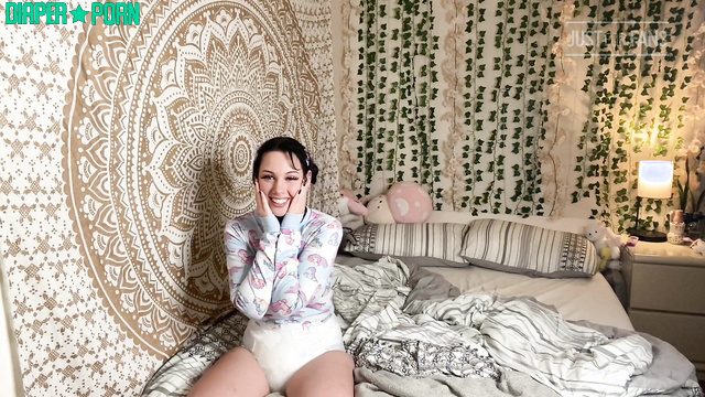 daddaslilstar - bathtime and diaper masturbation (solo with Star)