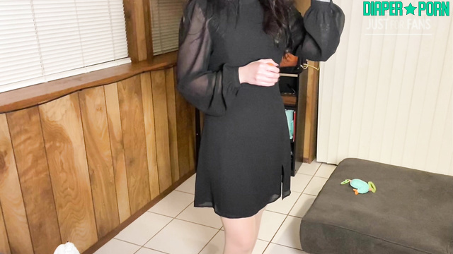 daddaslilstar - messy nappy in beige pantyhose (age regression) Star