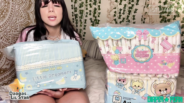 daddaslilstar - Star gave you the best instructions on how to change diapers