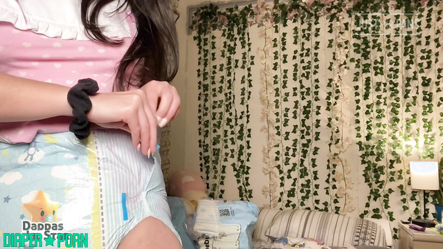 daddaslilstar - Star gave you the best instructions on how to change diapers