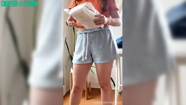 bbabybbear - she likes to wear wet jeans and that's why she peed