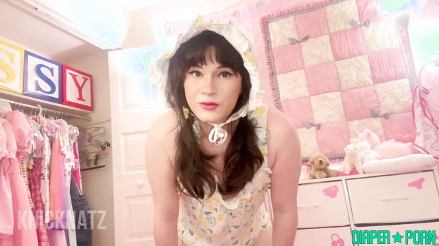 Knicknatz - Brunette hid her penis under her diaper