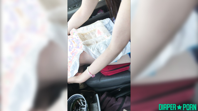Littleprincessbug - Brunette had to change a diaper right in the car
