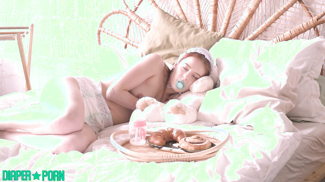 ABDreams - Kate's new day started with a dry diaper