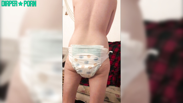 LittlePrincessBug - Using pampers for daddy's pleasure