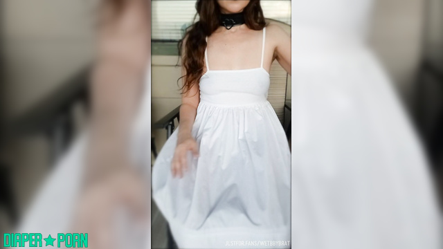 wetbbybrat - Lady proved that she had a diaper under her dress