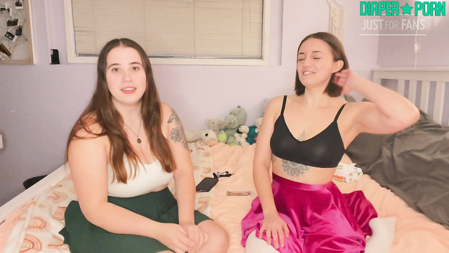 liddlestflora - Girls played with a butt plug and changed diapers