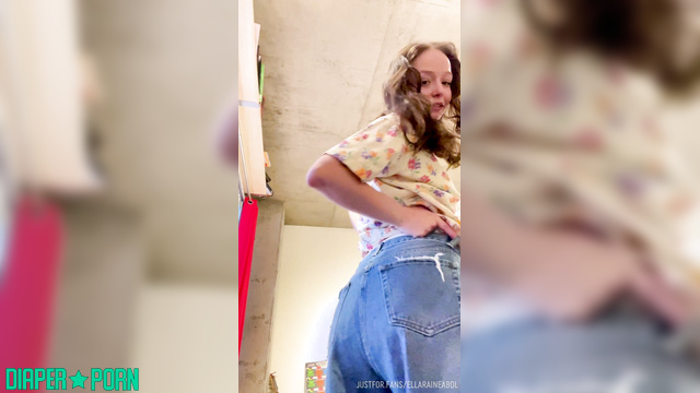 Ella Raine ABDL - Hot full diaper masturbation (solo)