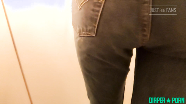 DiaperRosie - Lady stroking her perfect ass in sexy jeans