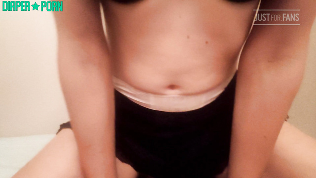 DiaperRosie - Babe sat on her boy in a fresh diaper