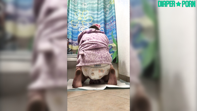 LittlePrincessBug - Stop, your diaper is wet / bathroom tape
