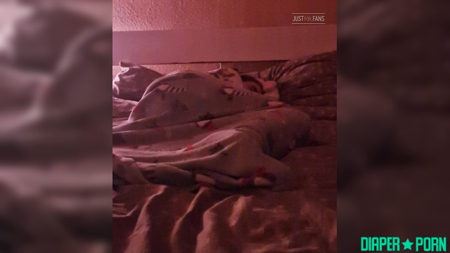 Littlesnowflake - Girl sucking her mother's tit, look