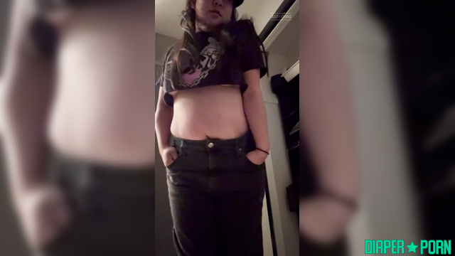BabyPuffz - Chubby brunette used a pussy powder, solo