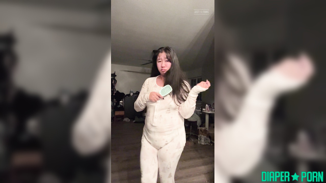BabyPuffz - She combed her hair and put on her pajamas