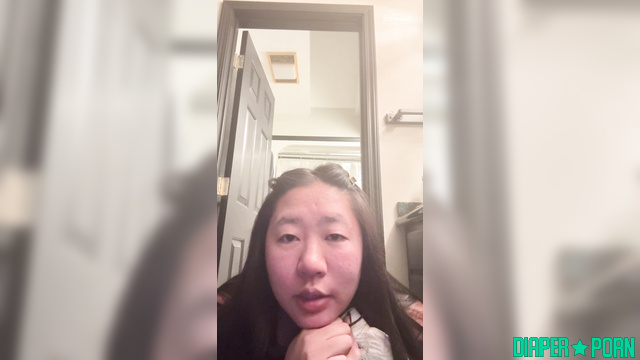 BabyPuffz - Chubby showed how she changed a diaper at home
