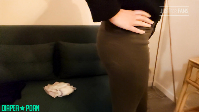DiaperRosie - Babe loves to stroke her leather latex and nappy