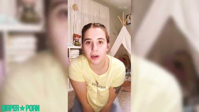 liddlestflora - Powder softened her pussy after a whole day in a diaper