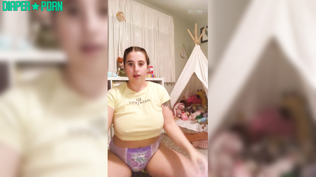 liddlestflora - Powder softened her pussy after a whole day in a diaper