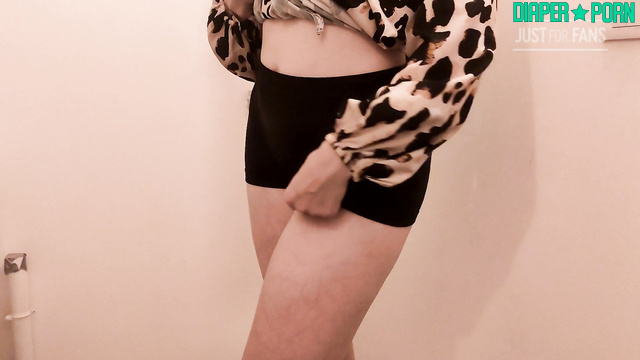 DiaperRosie - Oops, diaper became wet again, look